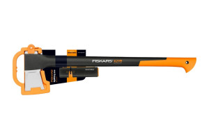 15624754 Промонабор : топор X21 + точилка 1019333 Fiskars