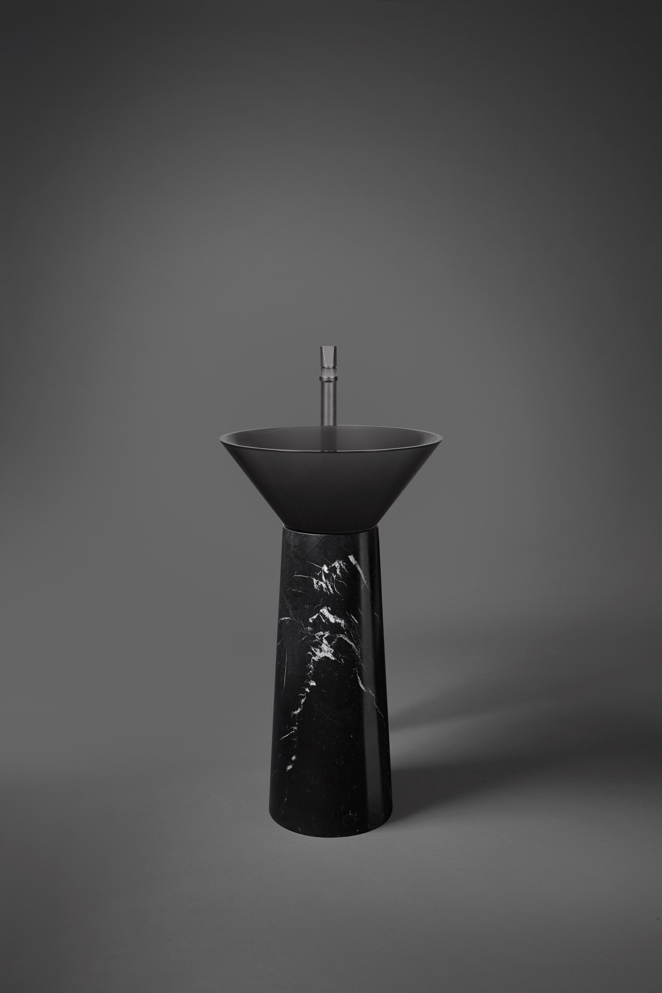 Круглый отдельно стоящий умывальник из черного мрамора Marquina Antoniolupi ALBUME11 + ALBUME21 ARCH-00148772 - Вид №8