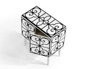 Шкаф с распашными дверцами