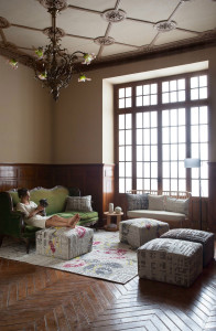 Шерстяной пуф