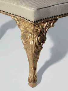 Пуф с деревянными ножками