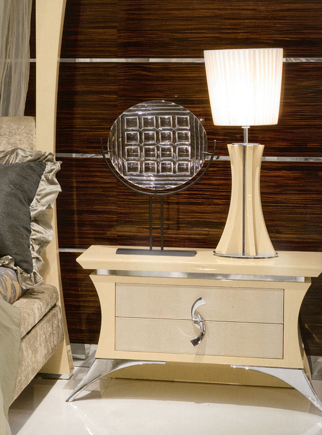 Тумбочка  REDECO 1118 CHARME