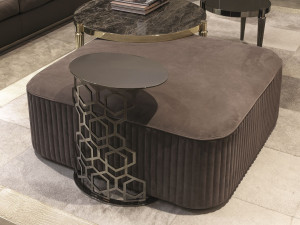 Кожаный квадратный пуф