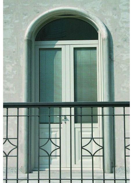 ALUK Group Двери из алюминия с двойным остеклением и термическим разделением Iw sun-id-1350452 - Вид №1