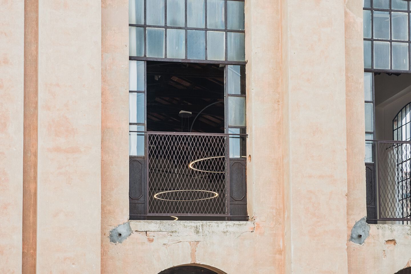 Металлический светодиодный подвесной светильник AXOLIGHT U-Light ARCH-00119727 - Вид №11