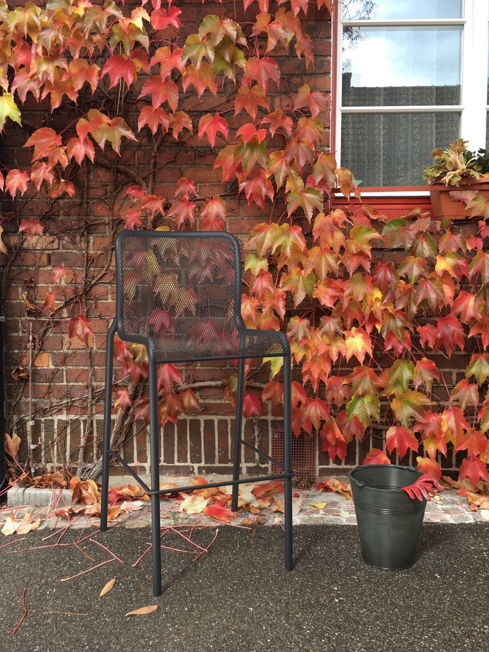 Окрашенный металлический табурет COLOS Momo Net ARCH-00055523 - Вид №1