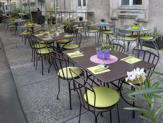 Стальной штабелируемый садовый стул Fermob LOUVRE ARCH-00117826 - Вид №4