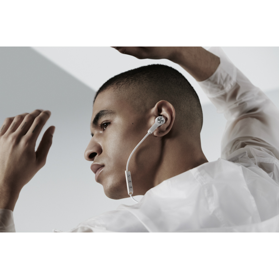 Наушники беспроводные BeoPlay E6 Motion, белые Bang & Olufsen 1645308 - Вид №1