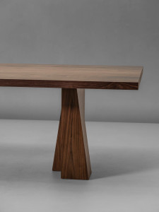 Прямоугольный обеденный стол из массива дерева