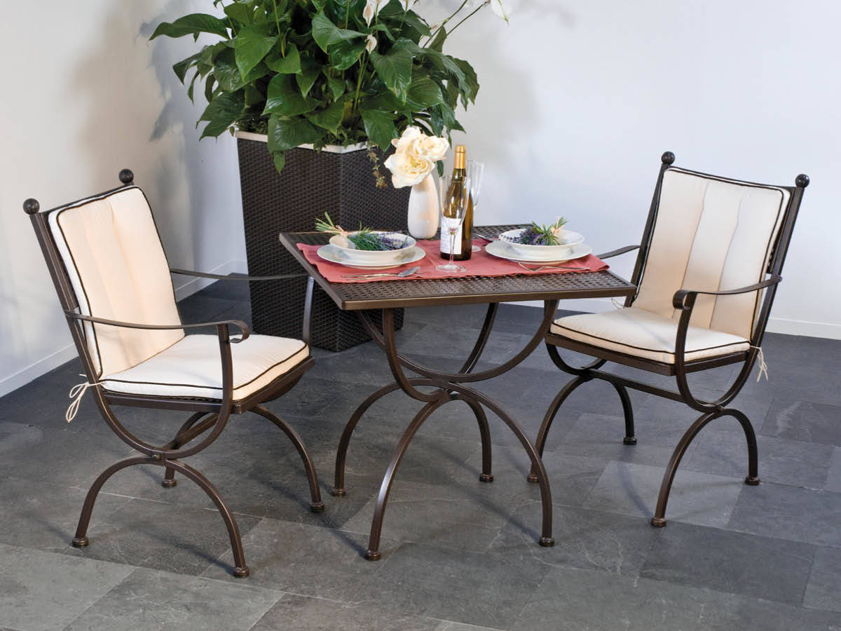 65.00.0986 Ромео набор 5 шт. - включая 2 кресла Romeo, 2 подушки для сиденья / спинки простые натуральные + 1 стол Romeo 75 × 75 Mbm