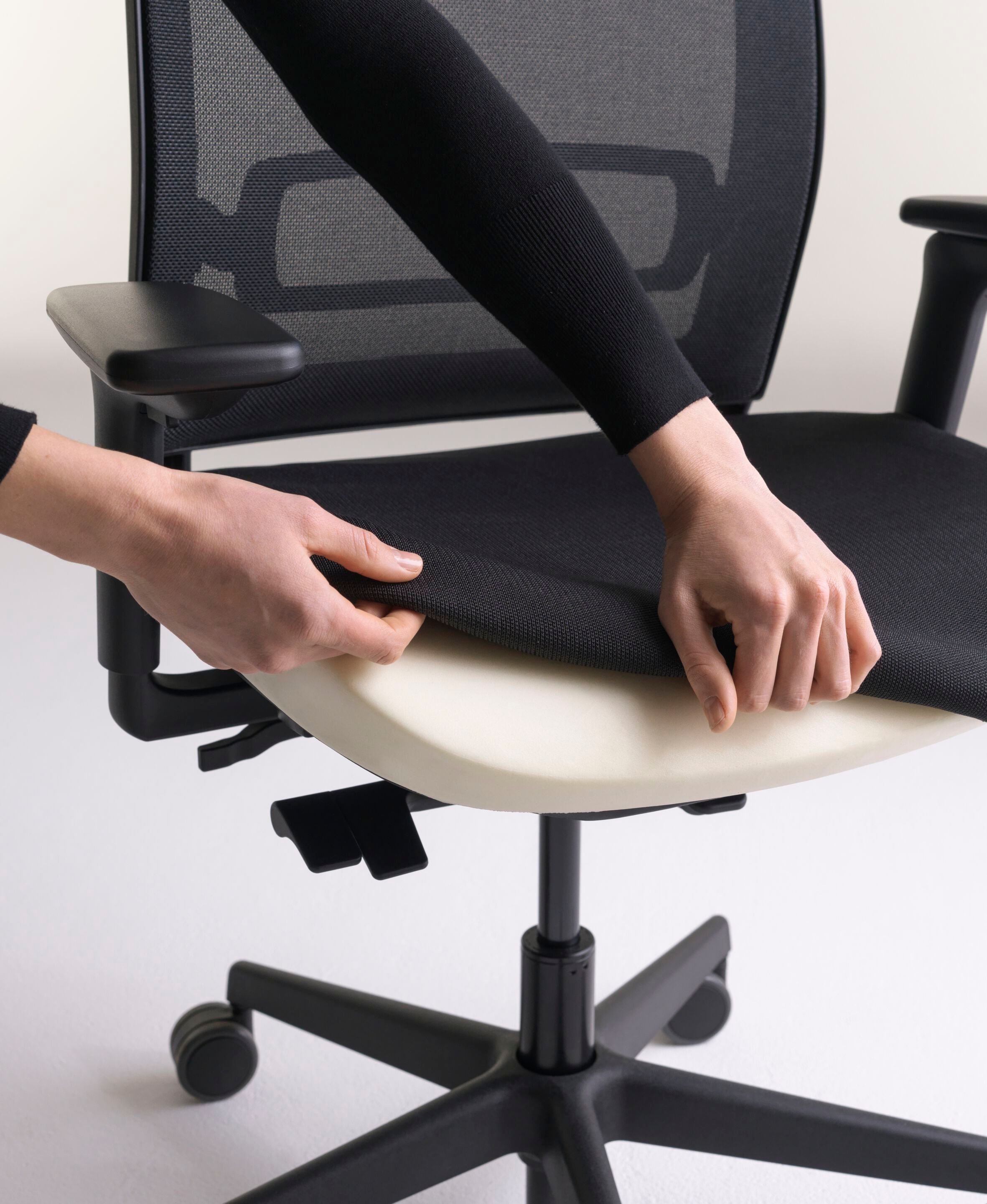 Поворотный сетчатый офисный стул с подлокотниками 5 спиц Nahu Open ARCH-00145534 - Вид №6