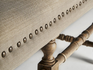 Мягкая скамейка из манго