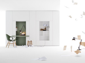 Шкаф с письменным столом и витриной