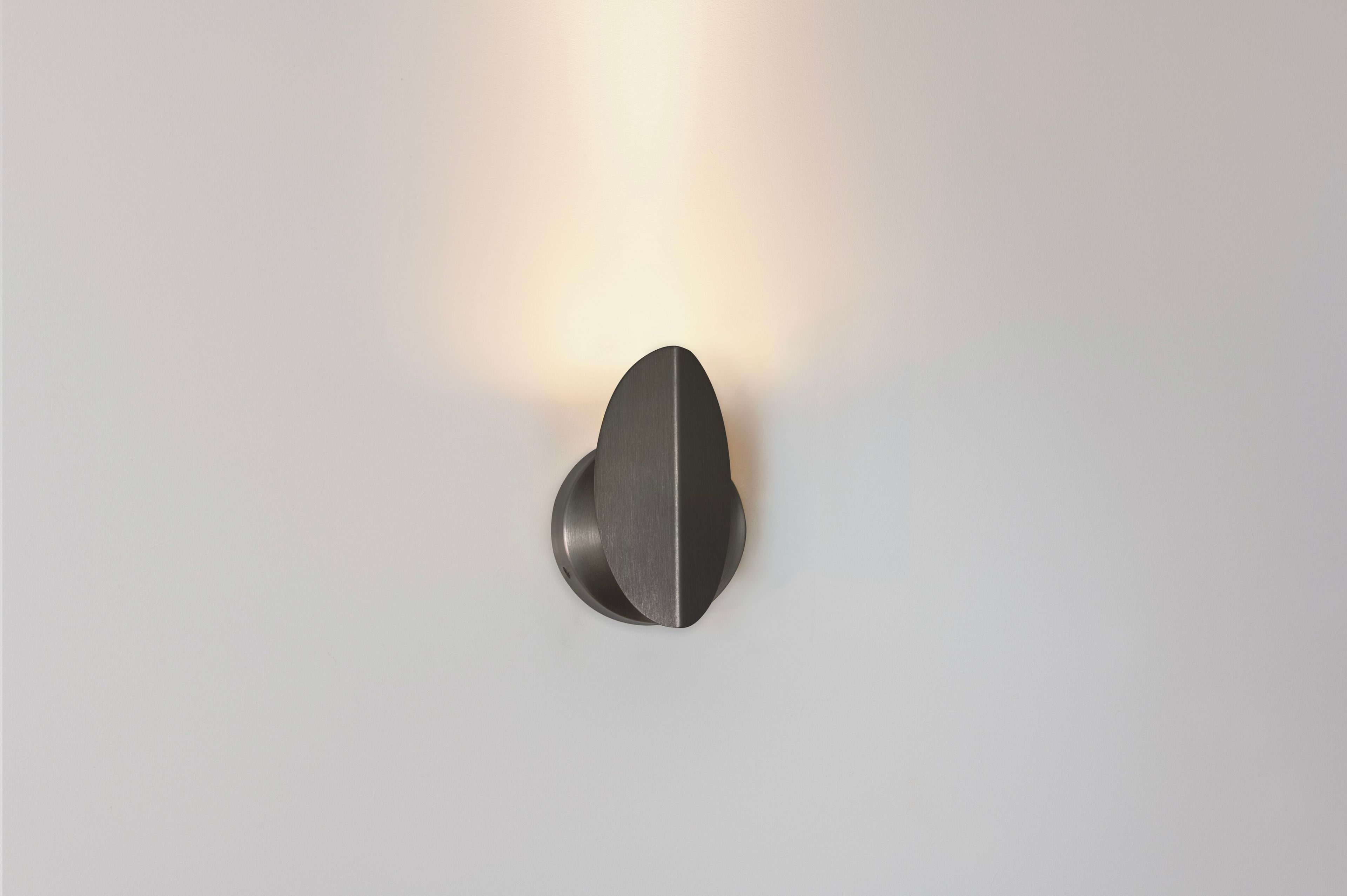 Латунный светодиодный настенный светильник CVL Luminaires Pirouette ARCH-00029238 - Вид №14