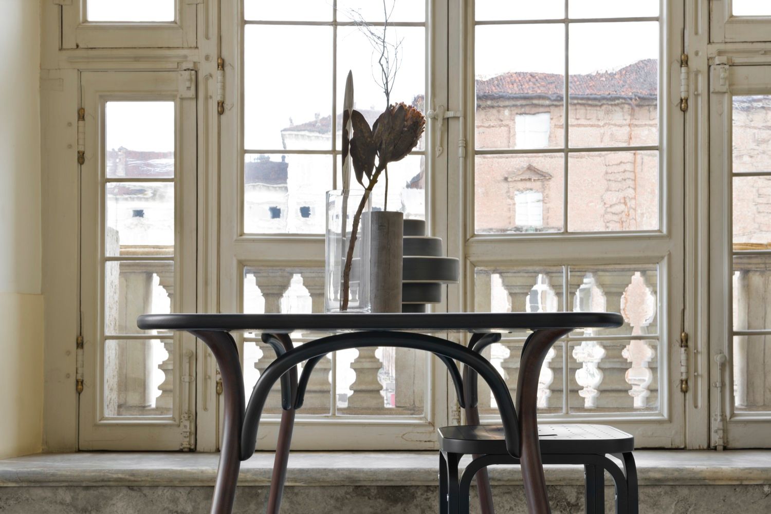 Табурет из бука Wiener GTV Design Postsparkasse ARCH-00145530 - Вид №1