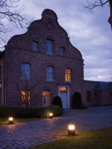 Металлический светодиодный световой столб