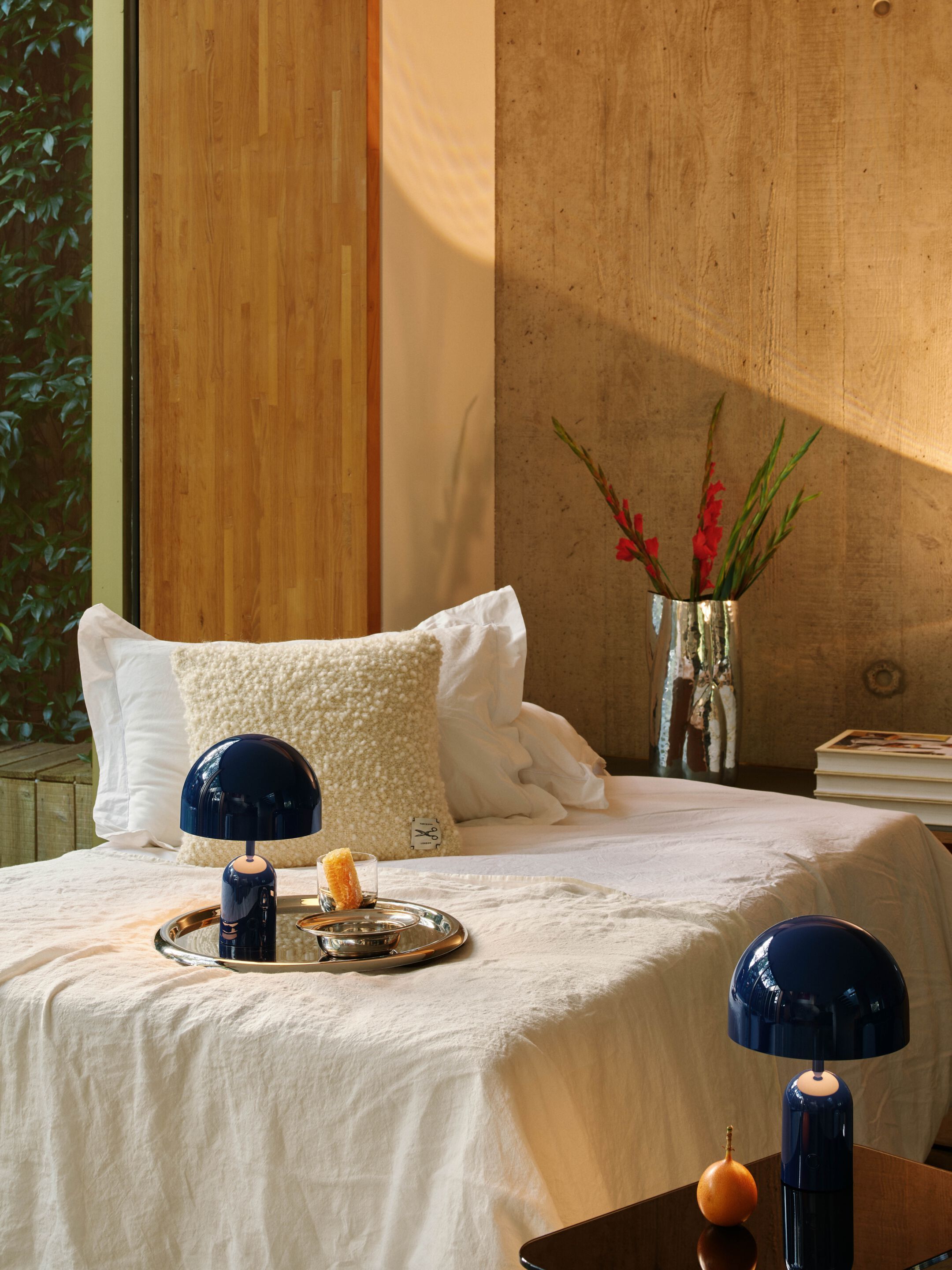 Светодиодная настольная лампа с батарейным питанием Tom Dixon Bell ARCH-00052858 - Вид №60