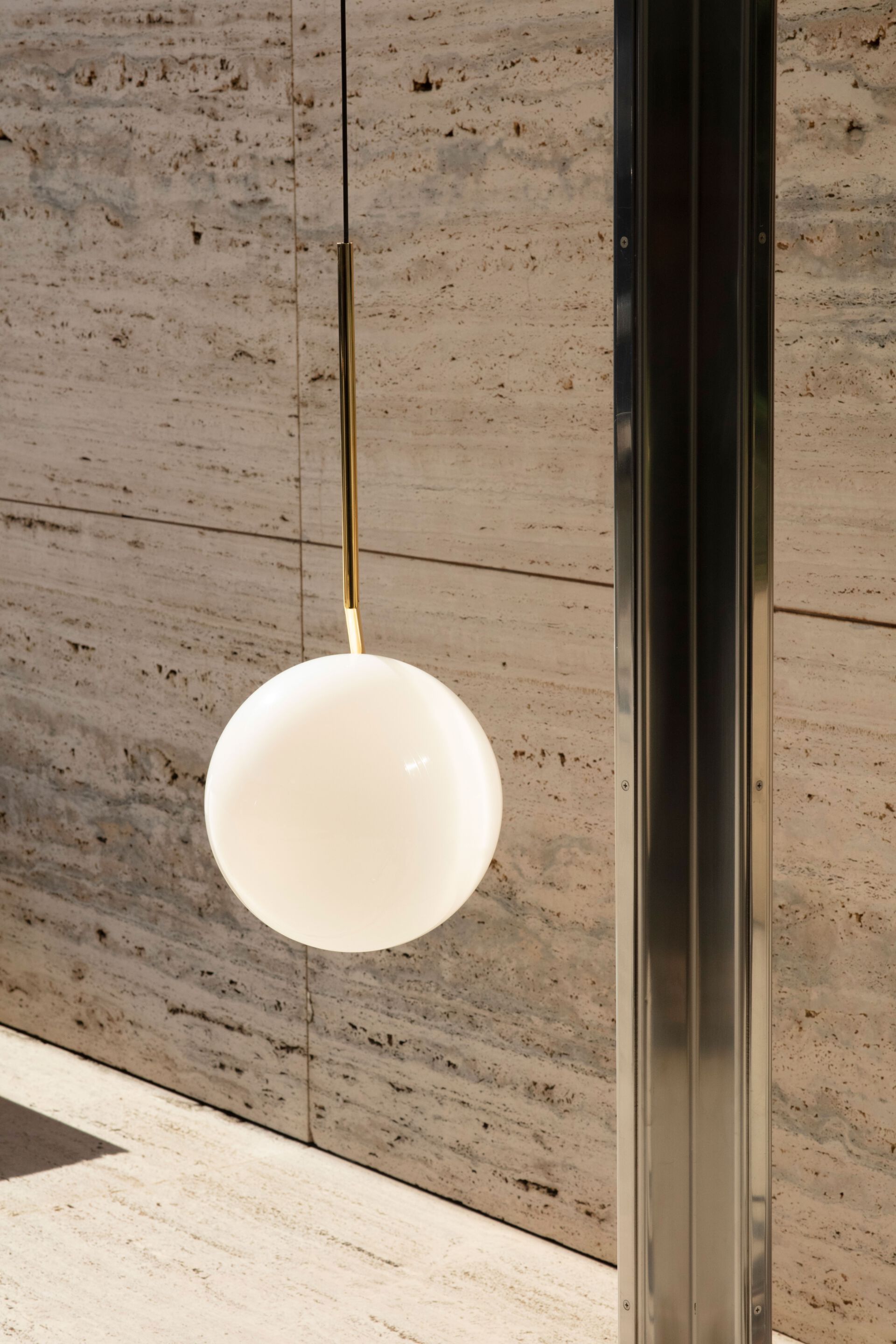 Подвесной светильник из выдувного стекла и 24-каратного золота Flos IC Lights ARCH-00005122 - Вид №2