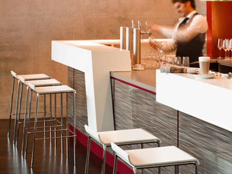 Высокий пластиковый стул с подставкой для ног Brunner ARCH-00144141 - Вид №1