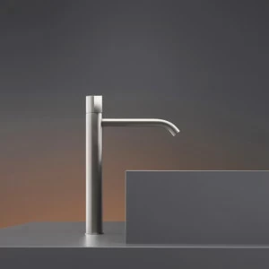 бортик смесителя для столешницы бассейна Н. 335 мм  DET05 CEADESIGN