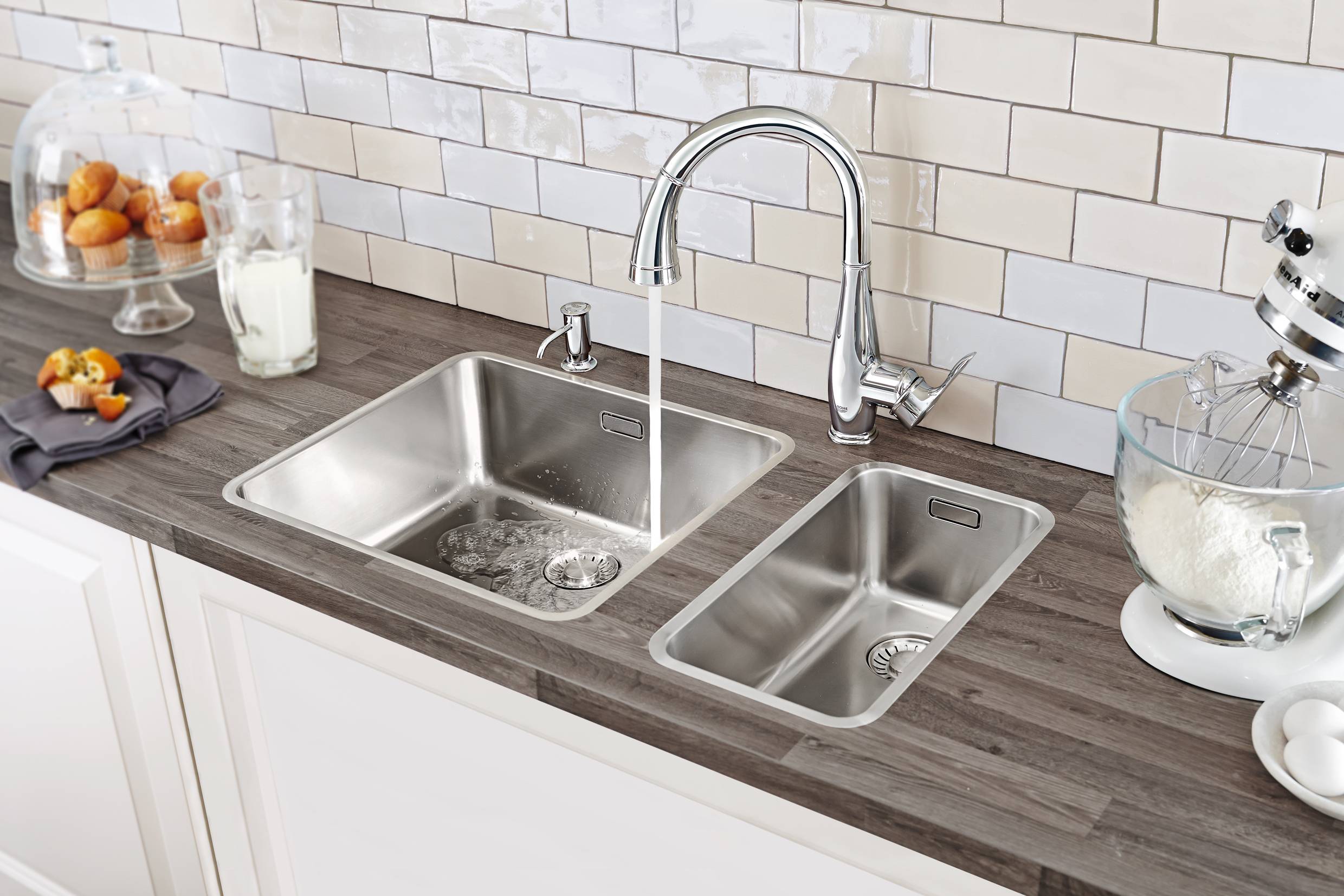 Смеситель для кухни GROHE Parkfield с выдвижным изливом/лейкой, хром (30215001) - Вид №1