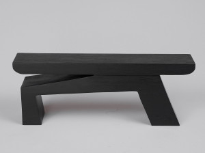 Низкий журнальный столик из дуба