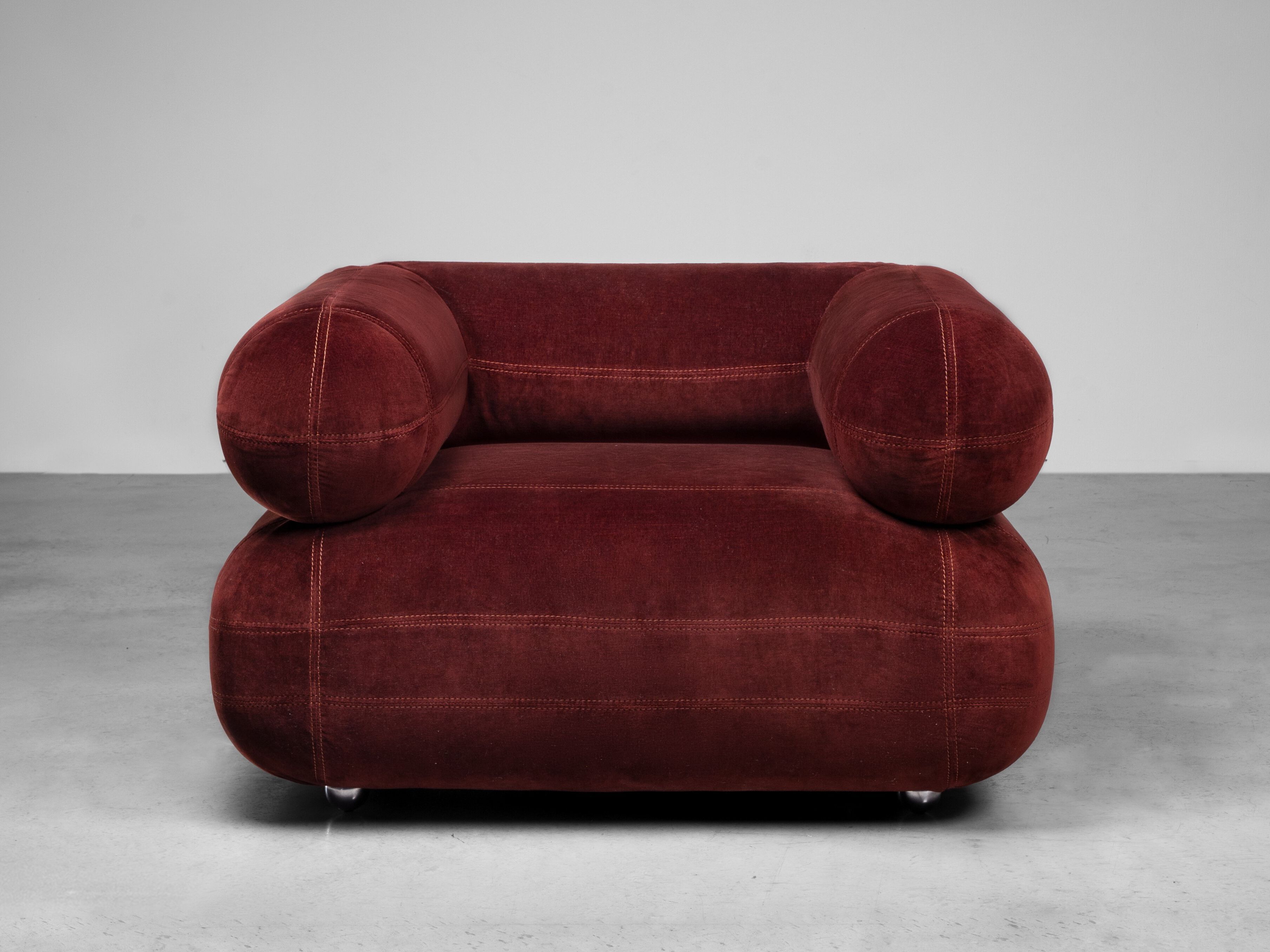 Тканевое кресло с подлокотниками The House of Lyria DIOMIRA ARCH-00124004