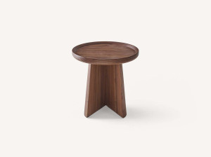 Круглый журнальный столик из массива дерева