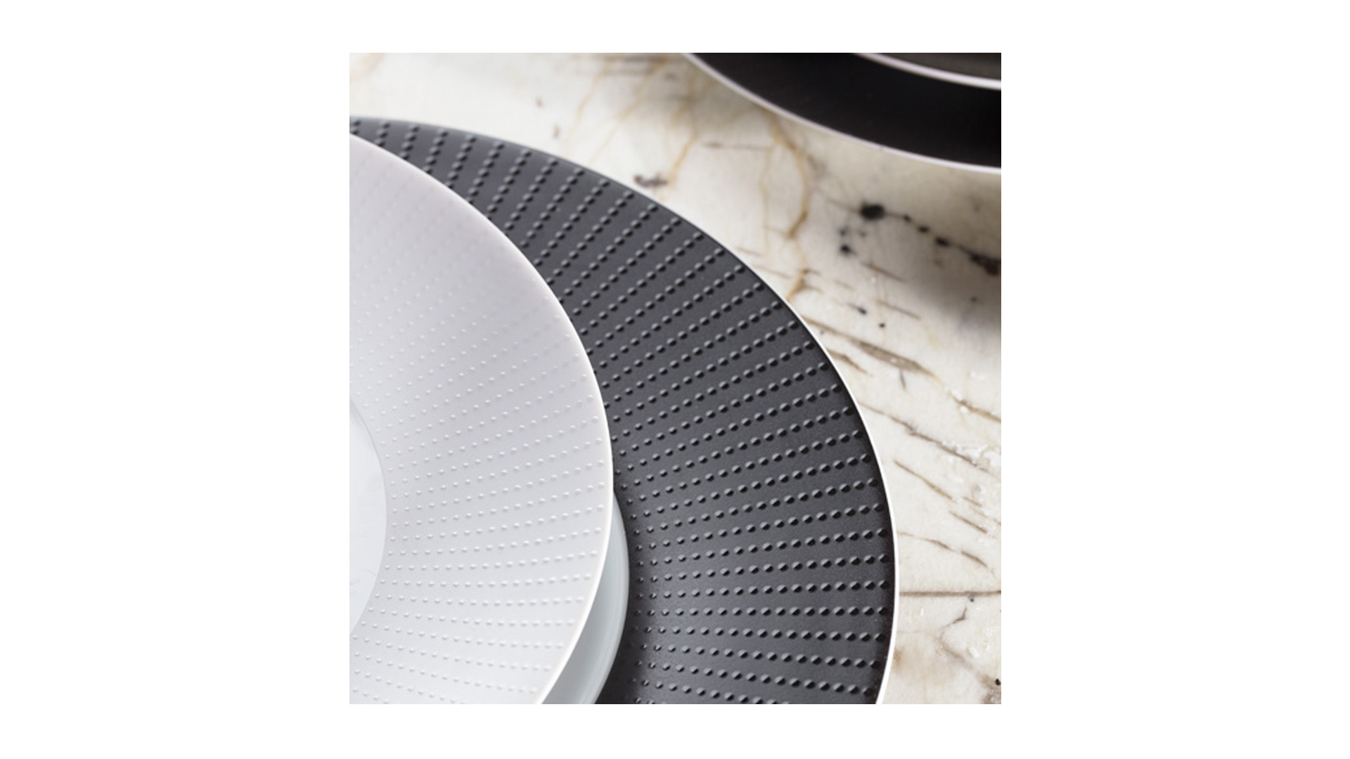 10639561 Haviland Тарелка обеденная Haviland Ля Розэ 28см Фарфор  - Вид №1