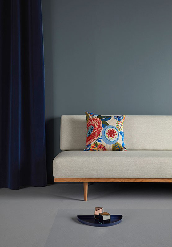 Диван Vanadis с ножками из светлого дерева и опорой Vanadis, серо-бежевый Innovation Living VANADIS527 - Вид №3