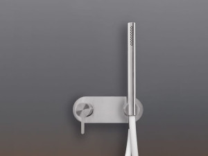 Настенный смеситель для ванны или душа с ручным душем