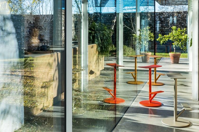 Magis Стул с порошковым покрытием и подставкой для ног sun-id-1476231 - Вид №3