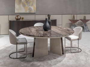 Круглый обеденный стол из натурального камня
