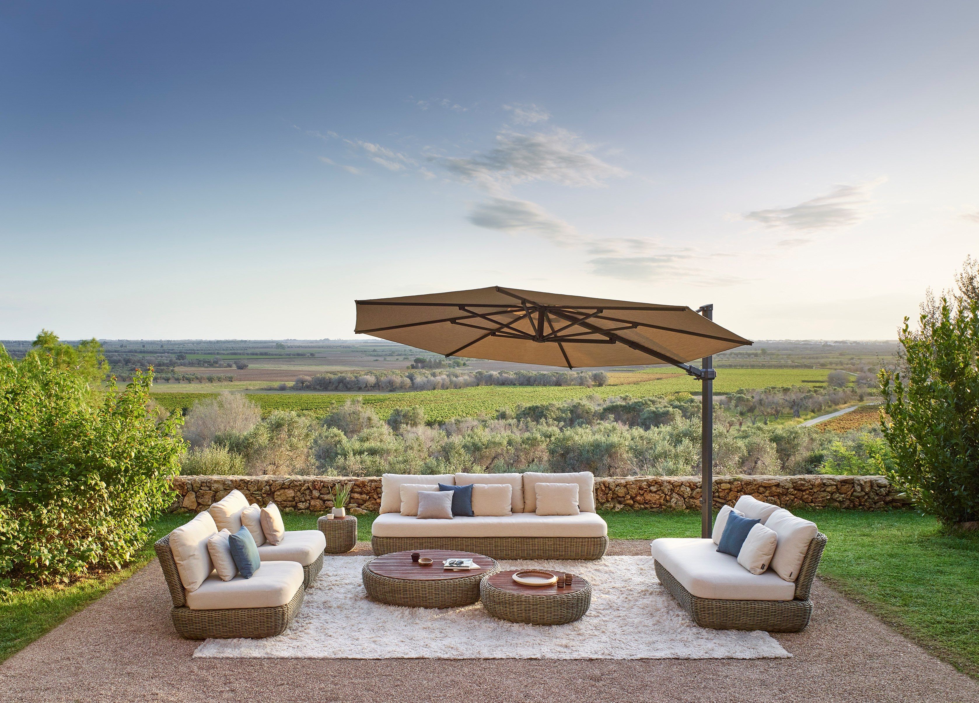 Плетеный круглый низкий садовый столик Jardinico Tugu ARCH-00079533 - Вид №2