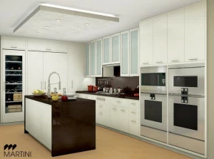 Martini Interiors Кухня из лакированного массива дерева на заказ с островом