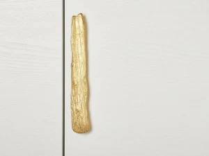 NJ Interiors Ручка для мебели из латуни Foresta nera Bet.12