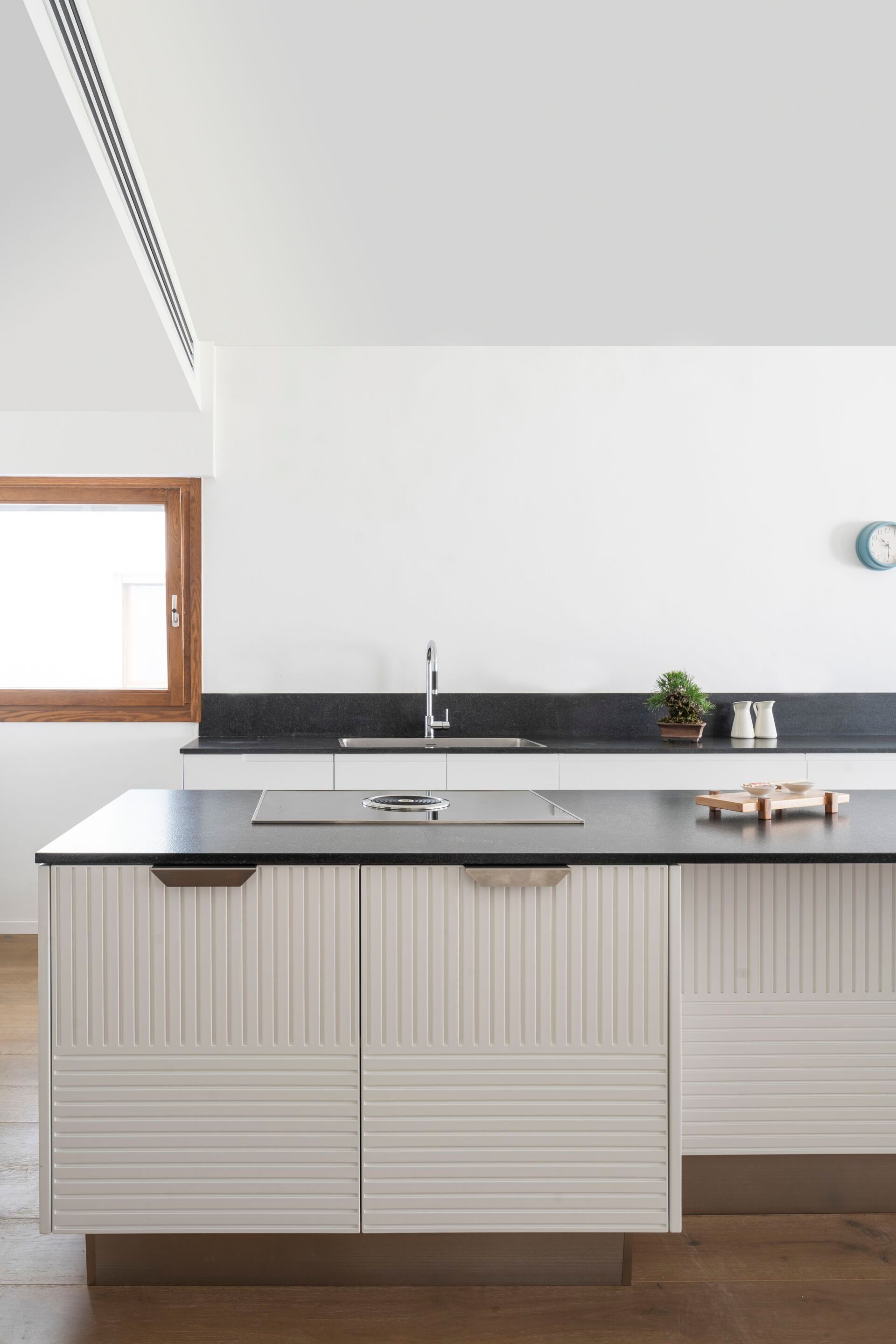 Линейная кухня с островом TM Italia Cucine Miuccia ARCH-00110469 - Вид №2