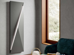 Усовершенствованный вертикальный мебельный электрический радиатор