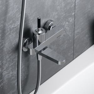 291000000 смеситель для ванны/душа поворотный излив (черный) Damixa Arc