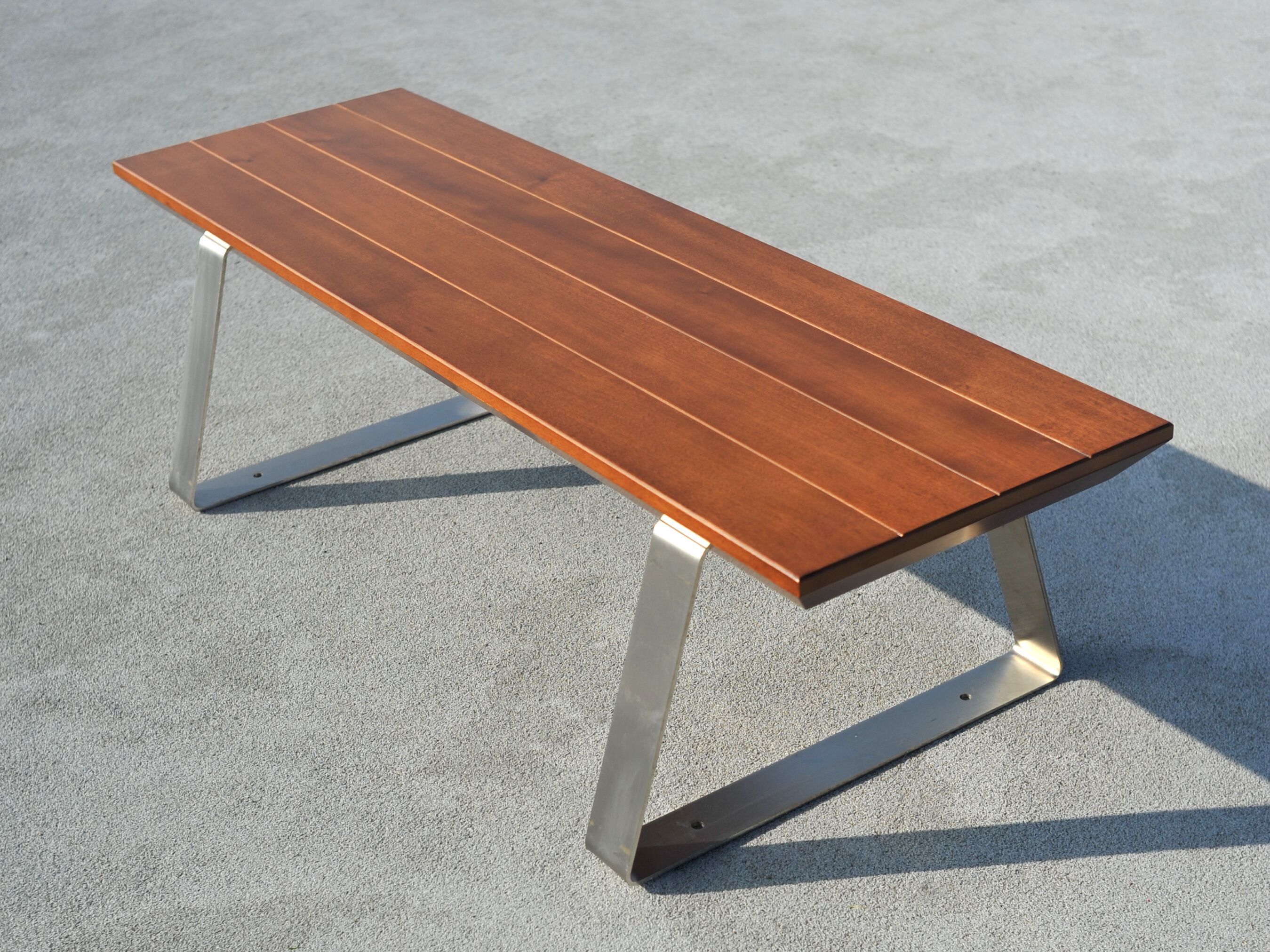 Стальная и деревянная скамья без спинки Viscio Urban Design ARCH-00036609