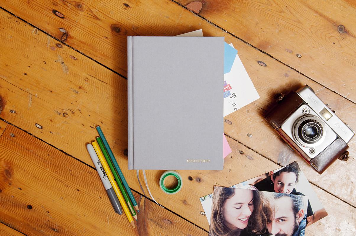 SK OURLIFESTORY2 Дневник для двоих our life story серый Suck UK  - Вид №6