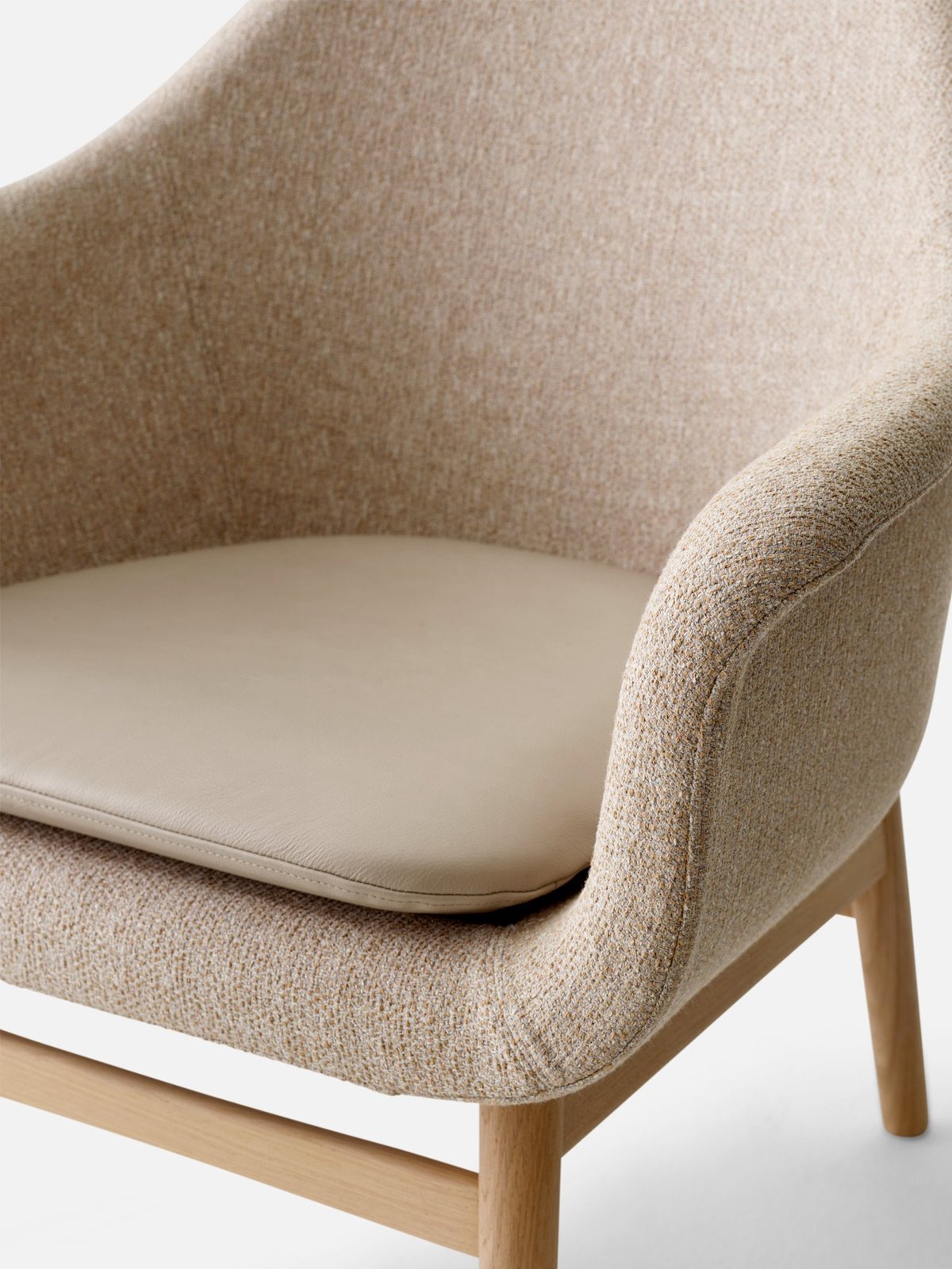 9255102-021Y08ZZ MENU Кресло для отдыха Harbour Дуб натуральный | Саванна - 222 / Нюанс - 40782  - Вид №1