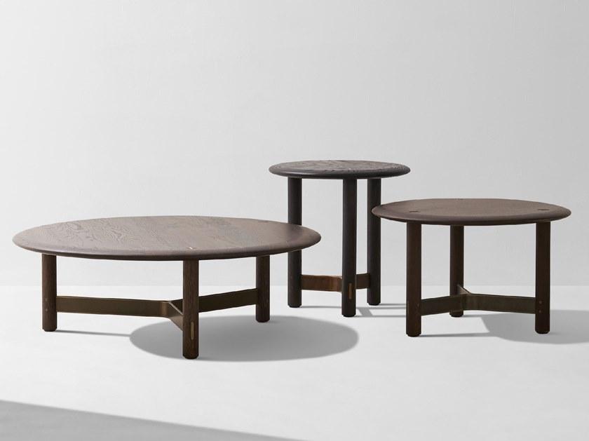 District Eight Низкий круглый журнальный столик из дуба Stilt M1007-c  - Вид №2