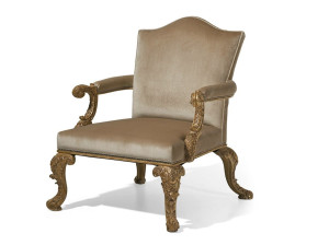 Тканевое кресло с подлокотниками