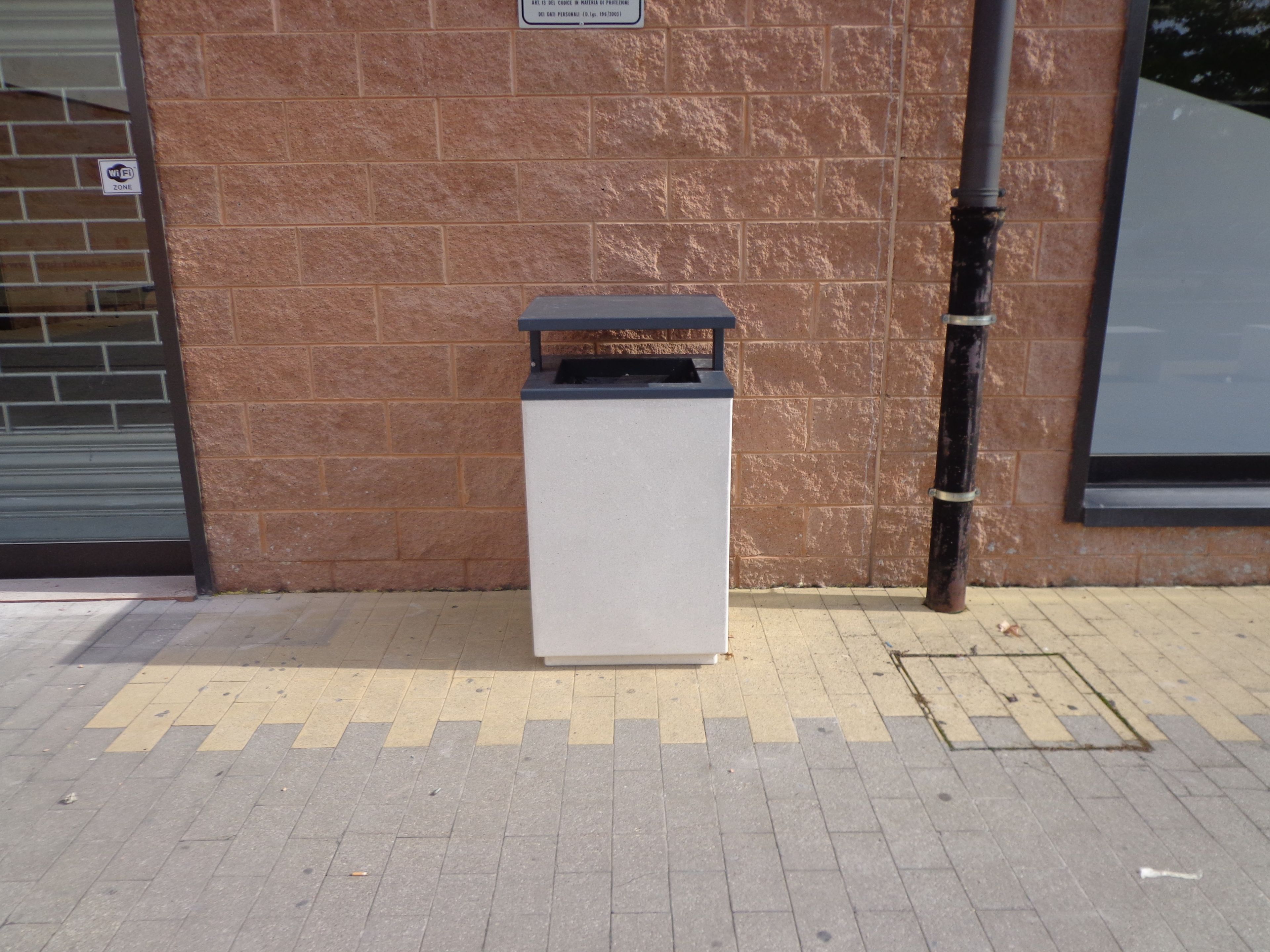 Наружные настенные стойки для мусора Viscio Urban Design SQUARE ARCH-00147313 - Вид №2