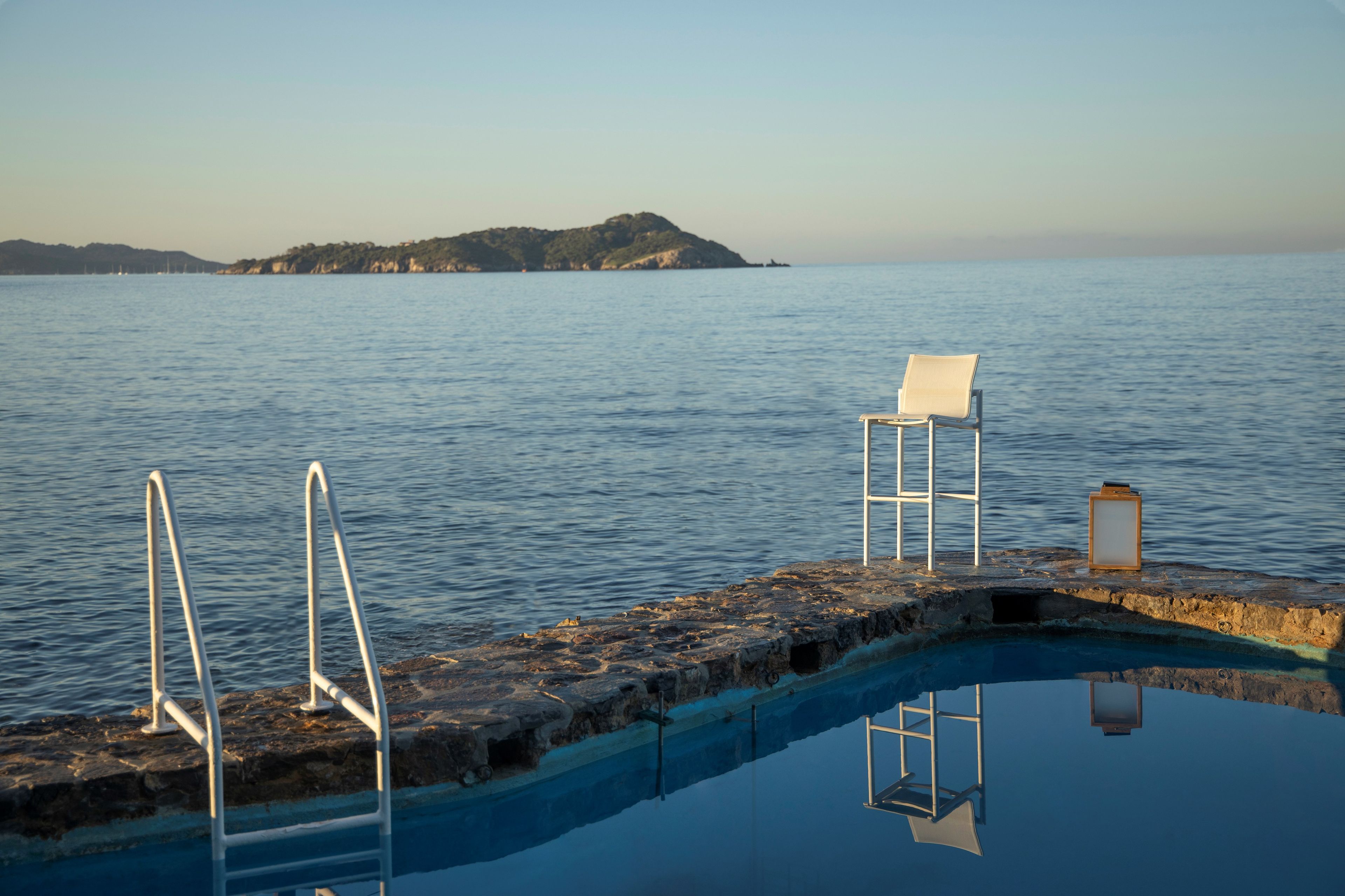 Высокий алюминиевый стул со спинкой Les Jardins® Bastingage ARCH-00051424 - Вид №1