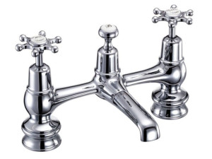 Смеситель для раковины с 2 отверстиями