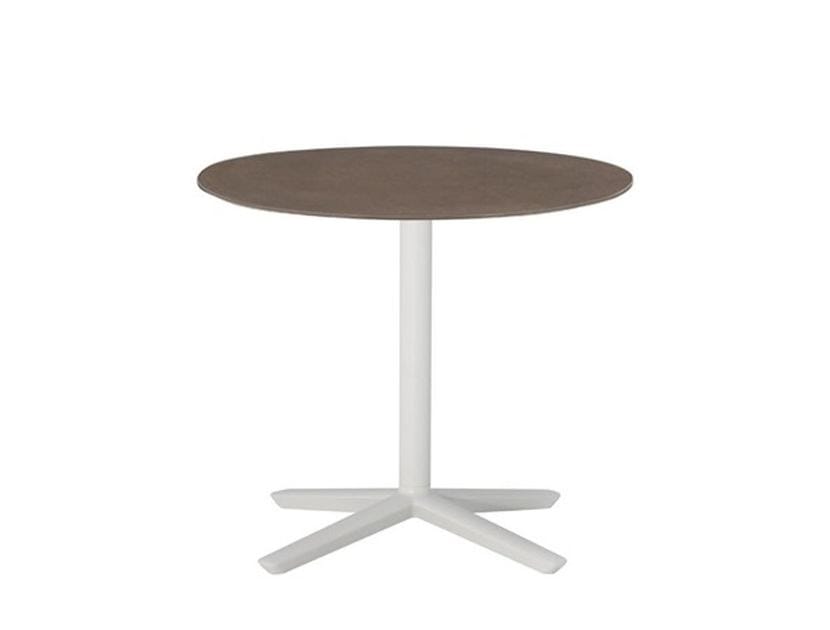 Круглый журнальный столик Techstone Andreu World QUATTRO OCCASIONAL TECHNICAL STONE ROUND ARCH-00141158