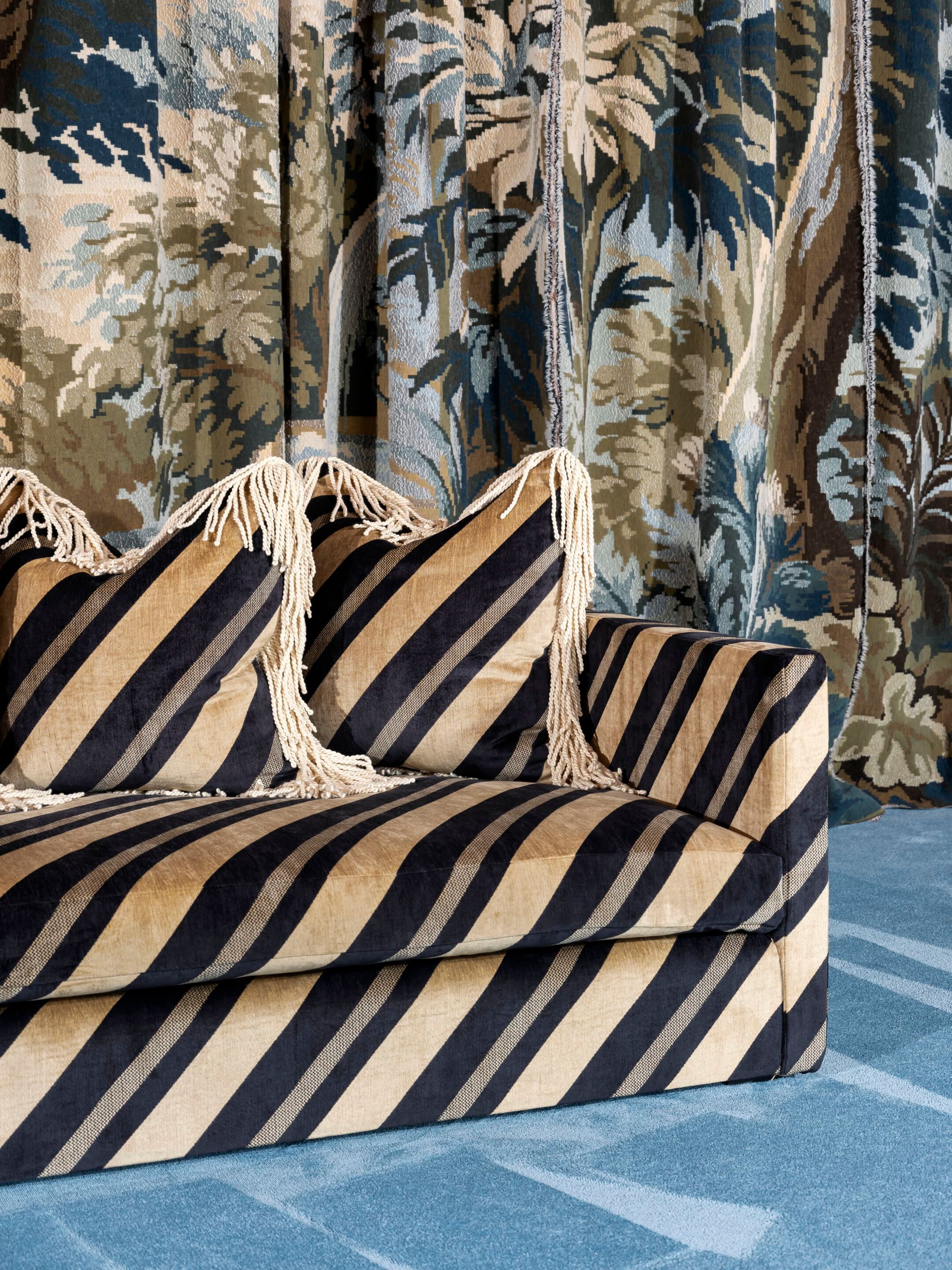 Ткань линейный диван Collett & Victor TRANCOSO ARCH-00073949 - Вид №2