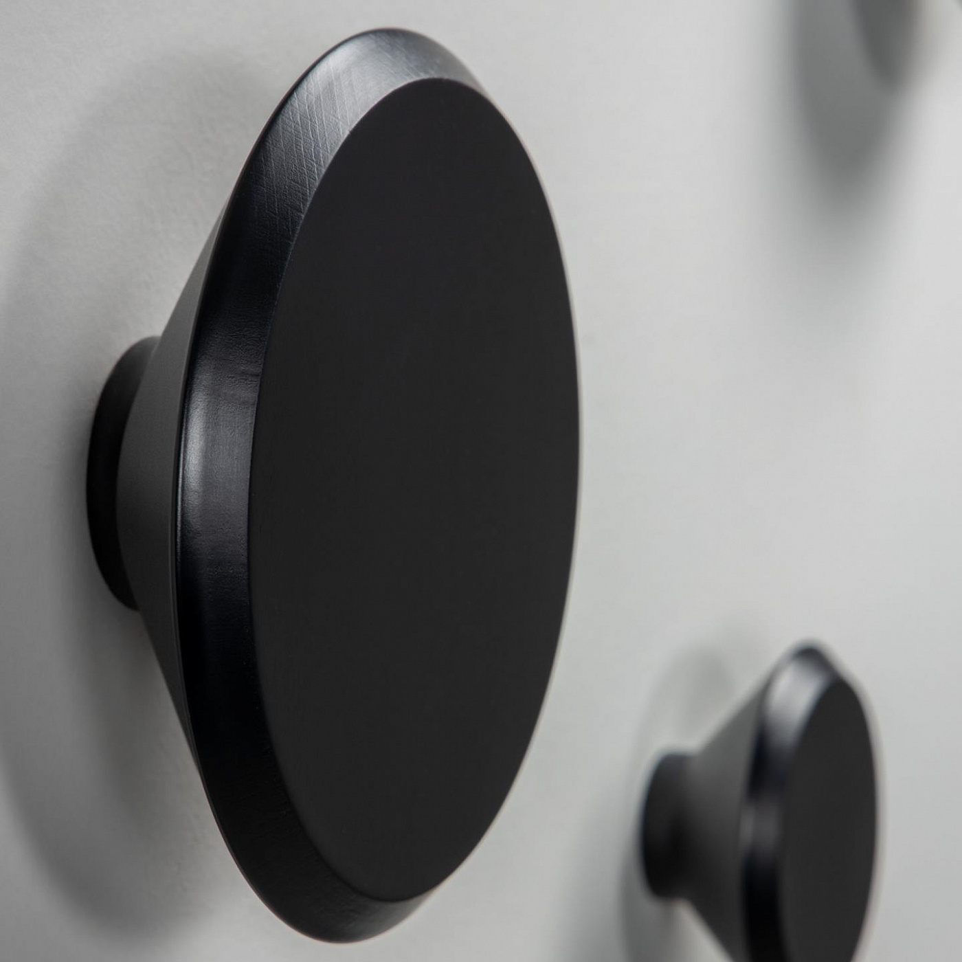 077975 Набор вешалок черный La Forma Nadua 